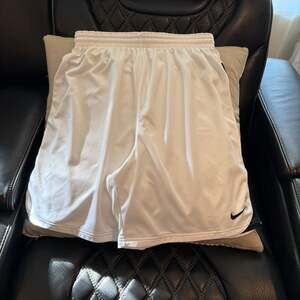 Nike Dri-FIT Basketball Shorts, White Athletic Gym Wear, Size M